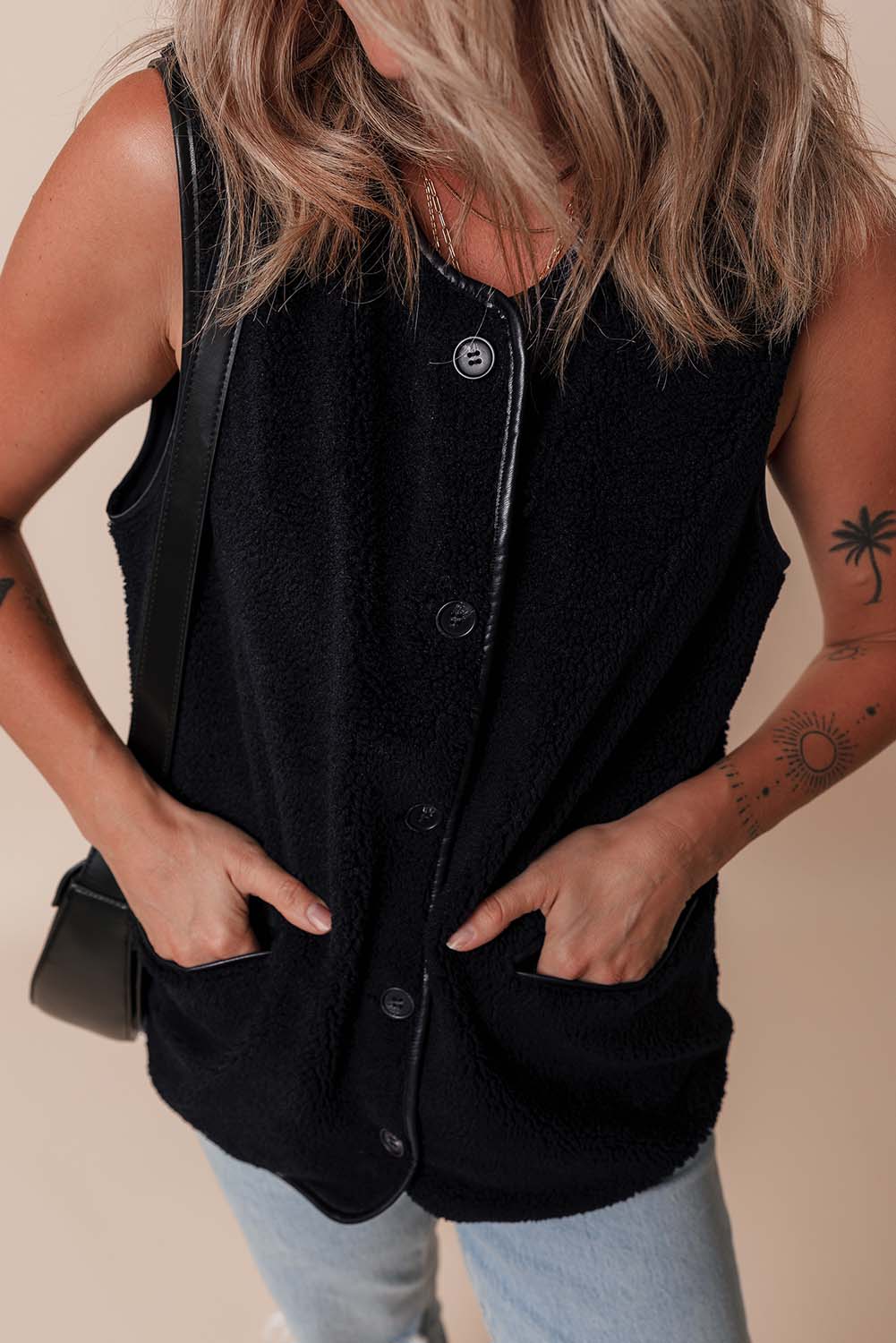 Black Leather Contrast Side Pockets Buttoned Fleece Vest